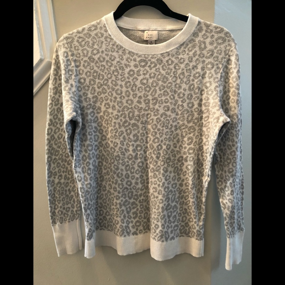 COPY - Cheetah print crewneck